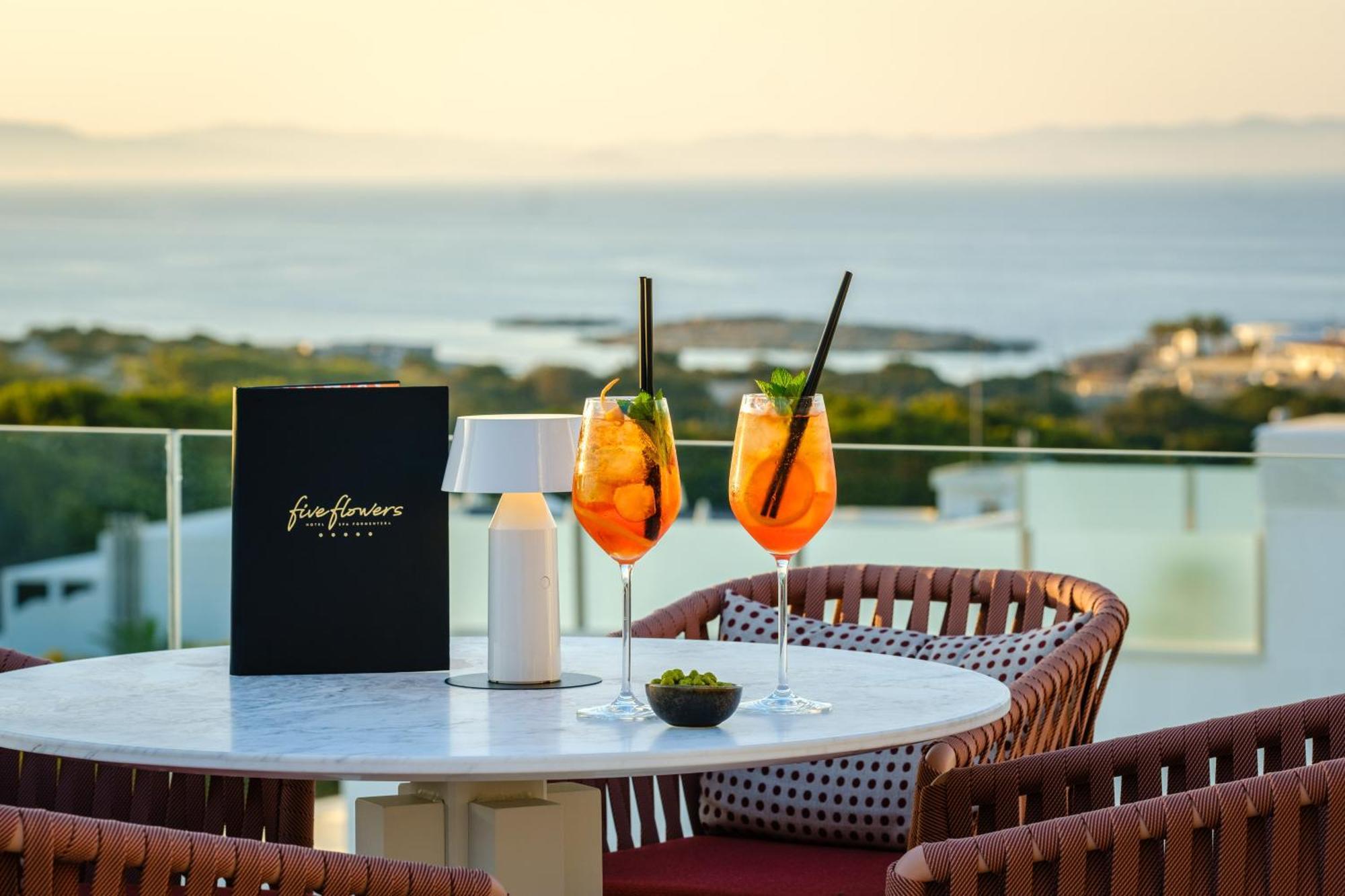 Five Flowers Hotel Formentera, Member Of Melia Collection 에스푸홀스 외부 사진